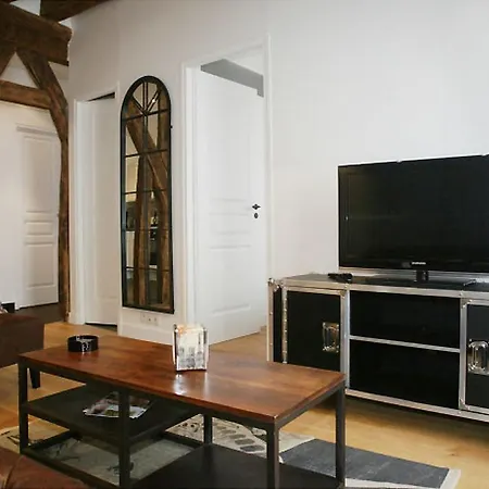 Modern In Saint-germain - 3 Persons *