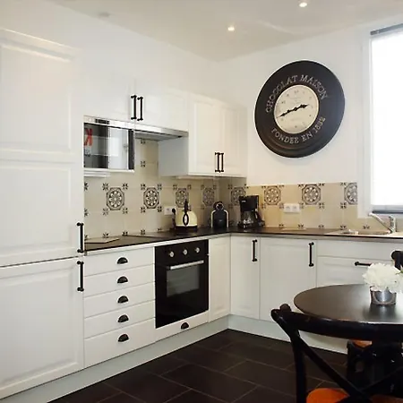Modern In Saint-germain - 3 Persons باريس