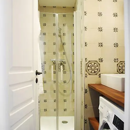 Modern In Saint-germain - 3 Persons *